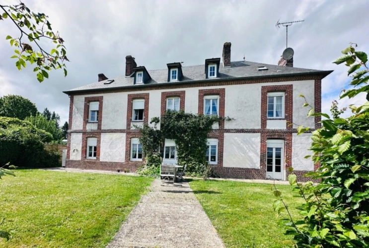Photos 1 - Prestige - Ancien presbytère à vendre proche de Cormeilles et Lisieux – cadre paisible à la campagne