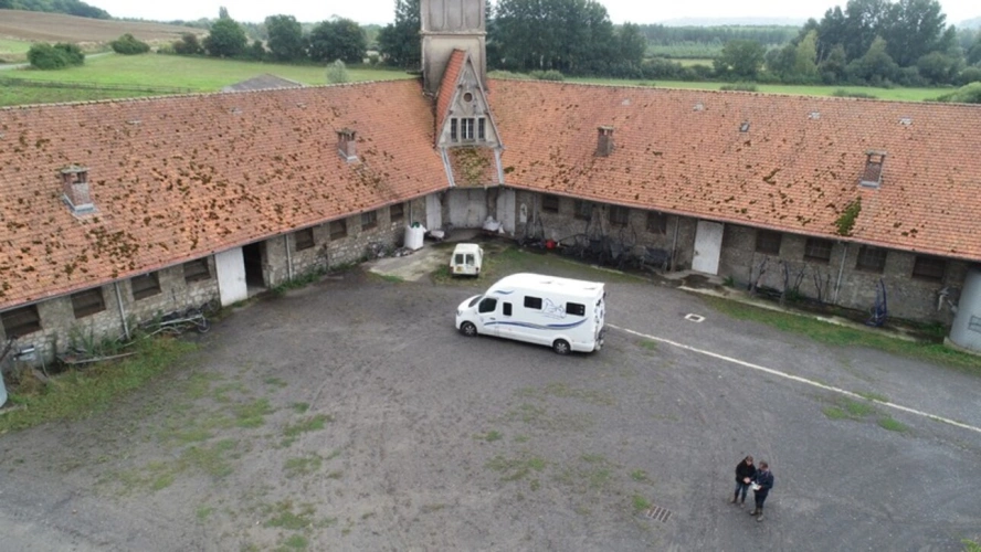 Photos 10 - Équestre - Dpt Aisne (02), à vendre COUCY LE CHATEAU AUFFRIQUE  superbe corps de ferme sur 17 hectares