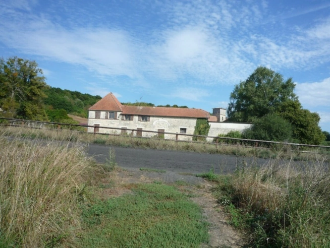 Photos 14 - Équestre - Dpt Aisne (02), à vendre COUCY LE CHATEAU AUFFRIQUE  superbe corps de ferme sur 17 hectares