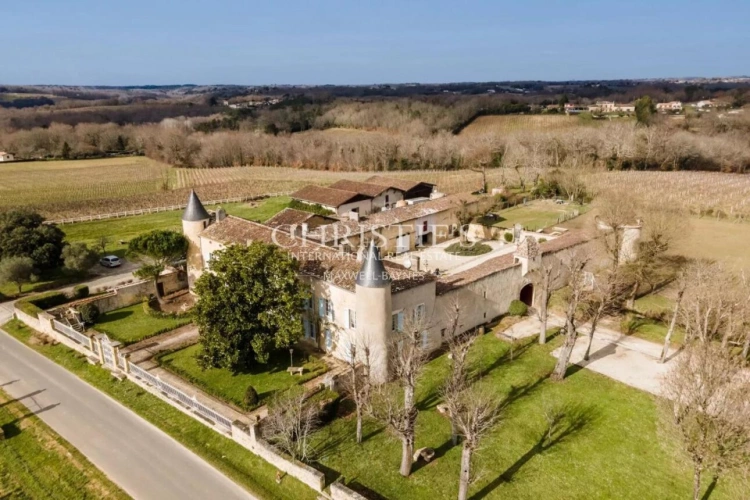 Photos 1 - Prestige - Château historique du XVe siècle à proximité de Bordeaux