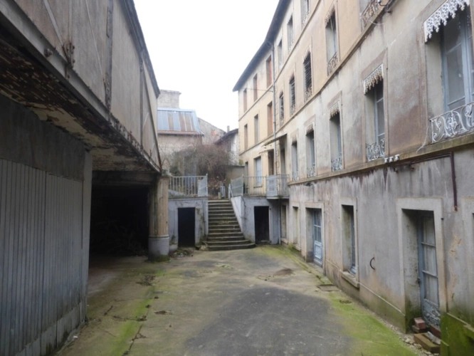Photos 4 - Prestige - Dpt Loire (42), à vendre PANISSIERES Immeuble à réhabiliter de 1200 m2