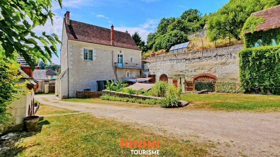 Photos 2 - Prestige - Maison d'hôtes ou gîte avec piscine troglodyte