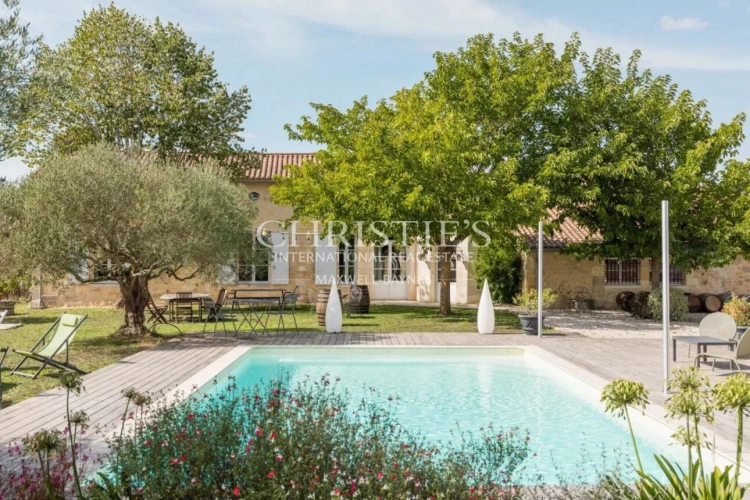 Photos 1 - Vineyard - Attractive 3.21 ha vineyard near Bordeaux - Turnkey!