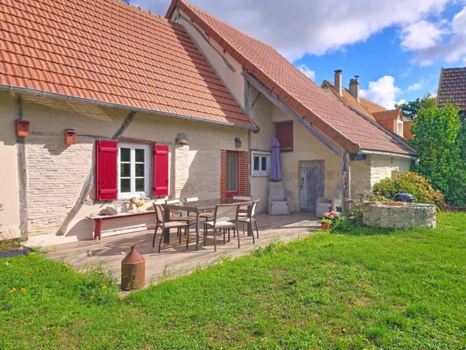Photos 1 - Prestige - À vendre   Longère rénovée avec jardin clos et dépendances