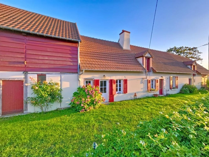 Photos 2 - Prestige - À vendre   Longère rénovée avec jardin clos et dépendances