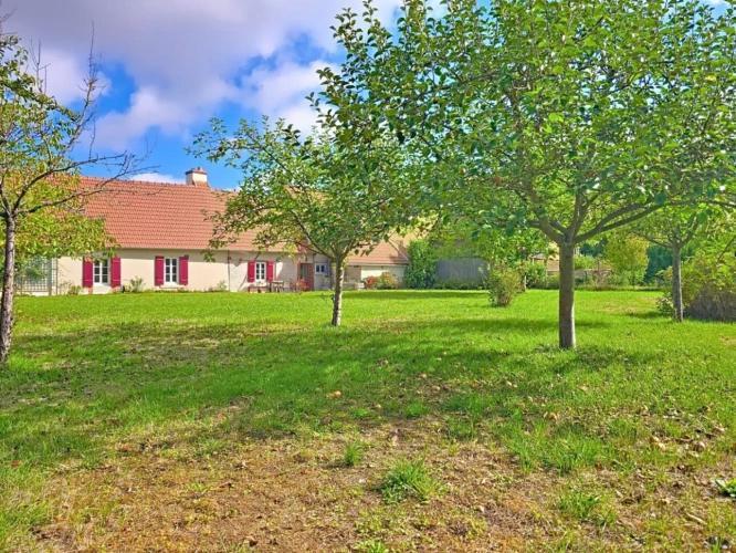 Photos 5 - Prestige - À vendre   Longère rénovée avec jardin clos et dépendances