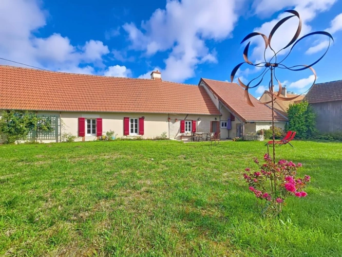 Photos 6 - Prestige - À vendre   Longère rénovée avec jardin clos et dépendances
