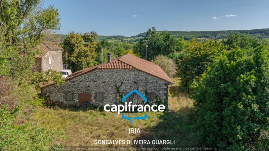 Photos 1 - Touristique - Propriété agricole avec grange sur 12500m² à SAINT SYLVESTRE SUR LOT (47)