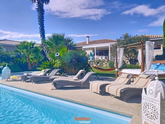 Photos 2 - Prestige - Villa d'architecte contemporaine de 378 m² avec CHAMBRES d'