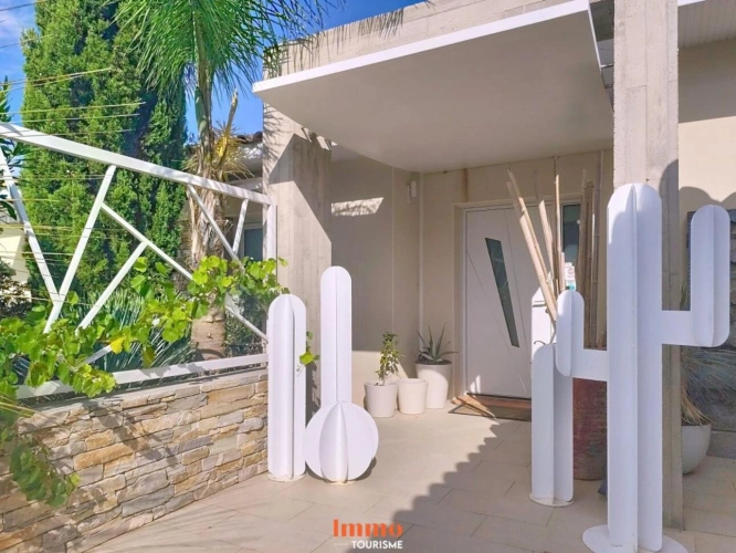 Photos 15 - Prestige - Villa d'architecte contemporaine de 378 m² avec CHAMBRES d'