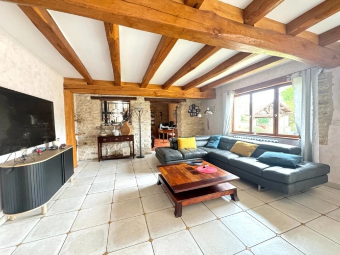 Photos 9 - Touristique - Propriete à vendre 7 pièces JOUY MAUVOISIN (78) - dépendance - garage - parcelle 2500 m²