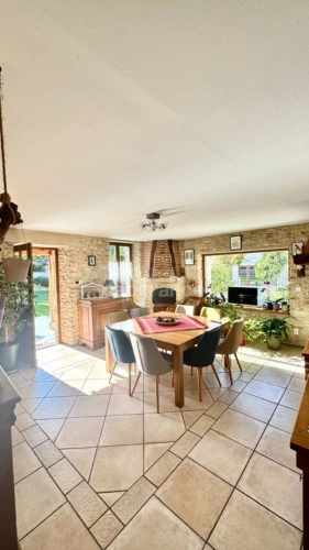 Photos 11 - Touristique - Propriete à vendre 7 pièces JOUY MAUVOISIN (78) - dépendance - garage - parcelle 2500 m²