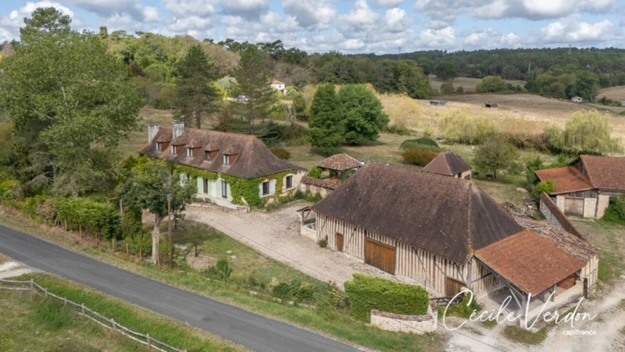 Photos 1 - Touristique - Propriete à vendre 7 pièces proche de BERGERAC (24)-Longère en pierre de 250 m2, 5 chambres, piscine, et grange aménageable de 200 m2 sur 3,8 HA