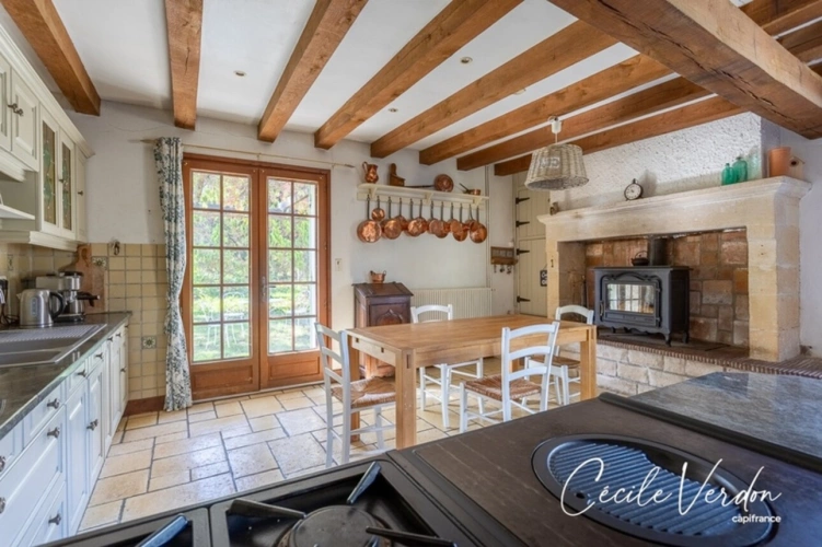Photos 8 - Touristique - Propriete à vendre 7 pièces proche de BERGERAC (24)-Longère en pierre de 250 m2, 5 chambres, piscine, et grange aménageable de 200 m2 sur 3,8 HA