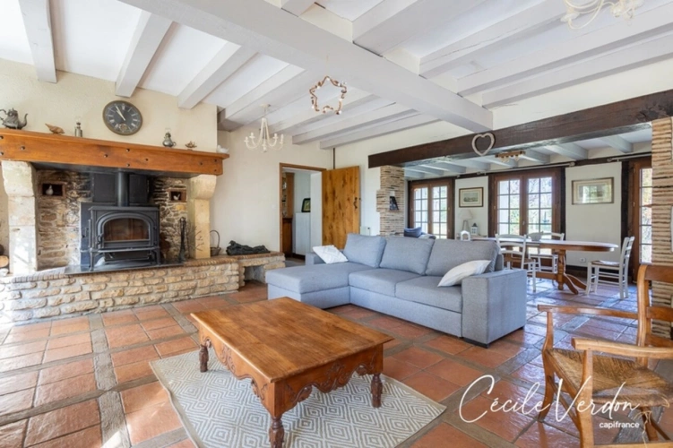 Photos 9 - Touristique - Propriete à vendre 7 pièces proche de BERGERAC (24)-Longère en pierre de 250 m2, 5 chambres, piscine, et grange aménageable de 200 m2 sur 3,8 HA