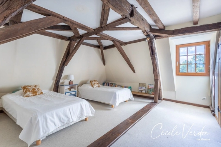 Photos 13 - Touristique - Propriete à vendre 7 pièces proche de BERGERAC (24)-Longère en pierre de 250 m2, 5 chambres, piscine, et grange aménageable de 200 m2 sur 3,8 HA