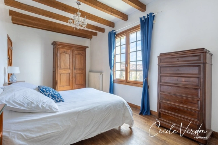 Photos 14 - Touristique - Propriete à vendre 7 pièces proche de BERGERAC (24)-Longère en pierre de 250 m2, 5 chambres, piscine, et grange aménageable de 200 m2 sur 3,8 HA