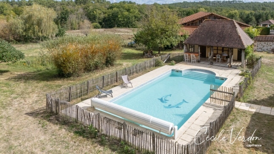 Photos 20 - Touristique - Propriete à vendre 7 pièces proche de BERGERAC (24)-Longère en pierre de 250 m2, 5 chambres, piscine, et grange aménageable de 200 m2 sur 3,8 HA