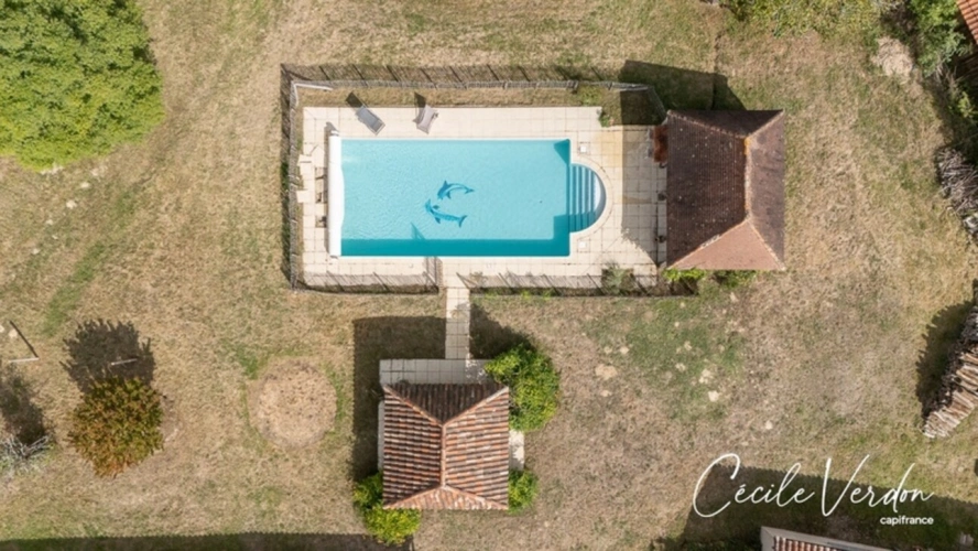 Photos 21 - Touristique - Propriete à vendre 7 pièces proche de BERGERAC (24)-Longère en pierre de 250 m2, 5 chambres, piscine, et grange aménageable de 200 m2 sur 3,8 HA