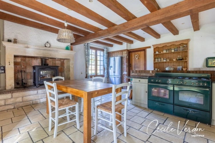 Photos 25 - Touristique - Propriete à vendre 7 pièces proche de BERGERAC (24)-Longère en pierre de 250 m2, 5 chambres, piscine, et grange aménageable de 200 m2 sur 3,8 HA