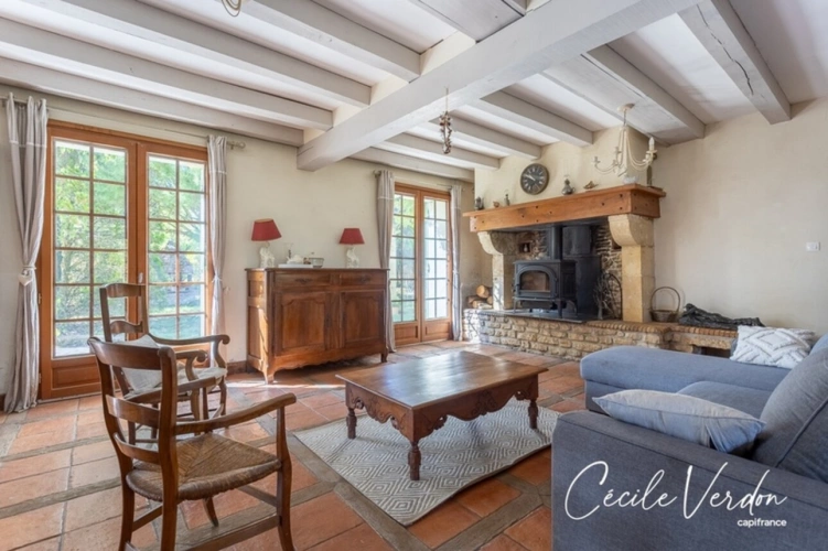 Photos 26 - Touristique - Propriete à vendre 7 pièces proche de BERGERAC (24)-Longère en pierre de 250 m2, 5 chambres, piscine, et grange aménageable de 200 m2 sur 3,8 HA