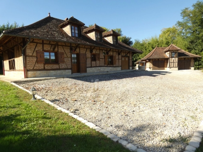 Photos 2 - Prestige - Propriete à vendre 8 pièces SAINT GERMAIN DU BOIS (71)