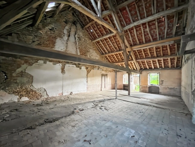 Photos 8 - Touristique - Dpt Saône et Loire (71), à vendre proche de SAINT GENGOUX LE NATIONAL grange mitoyenne à rénover