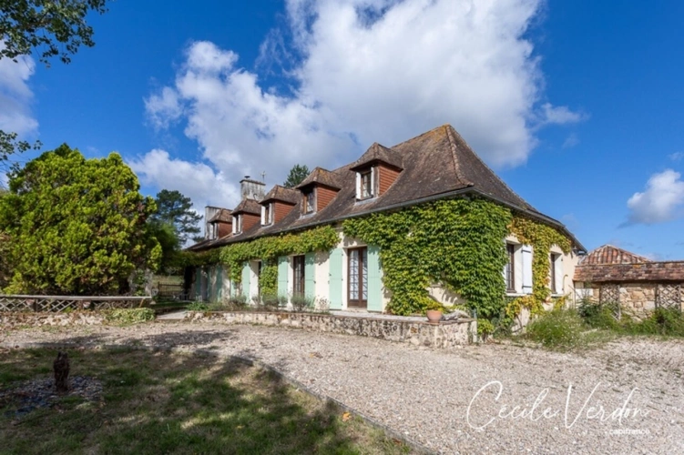 Photos 1 - Équestre - Propriete à vendre 7 pièces proche de BERGERAC (24)-Longère en pierre de 250 m2, 5 chambres, piscine, et grange aménageable de 200 m2 sur 3,8 HA