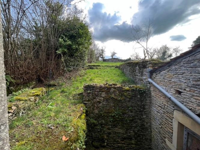Photos 5 - Touristique - Dpt Saône et Loire (71), à vendre proche de SAINT GENGOUX LE NATIONAL Grange mitoyenne avec jardin, volumes généreux. Plateau esprit loft + potentiel second niveau. Travaux à prévoir, 28 000 €
