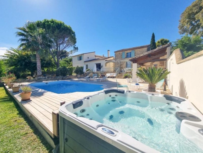 Photos 7 - Prestige - À VENDRE – Superbe domaine avec deux maisons, vue panoramique sur la garrigue – Entre Nîmes et Montpellier