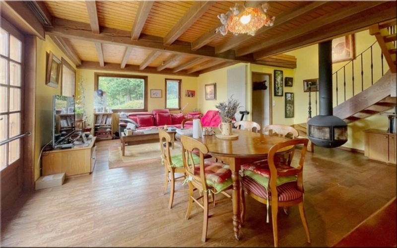 Photos 10 - Touristique - Propriete à vendre 8 pièces (01200) Corps de ferme du 19ᵉ siècle rénové, 1,2 hectares de nature et vue panoramique à couper le souffle !