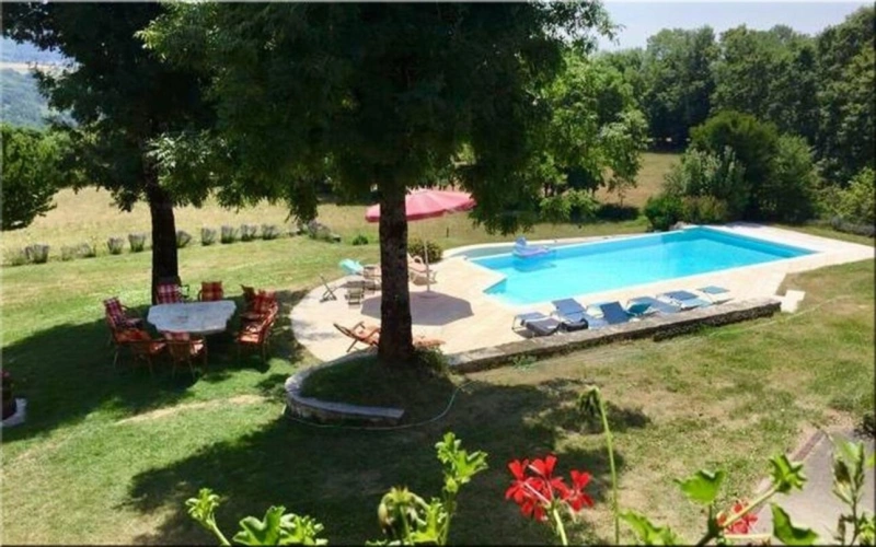 Photos 20 - Touristique - Propriete à vendre 8 pièces (01200) Corps de ferme du 19ᵉ siècle rénové, 1,2 hectares de nature et vue panoramique à couper le souffle !