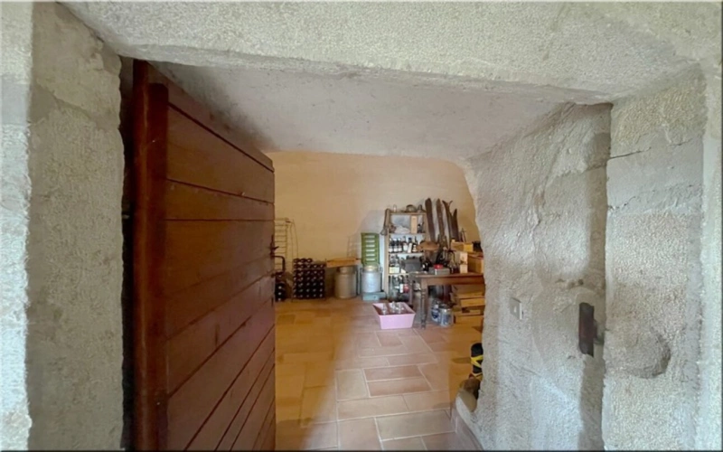 Photos 23 - Touristique - Propriete à vendre 8 pièces (01200) Corps de ferme du 19ᵉ siècle rénové, 1,2 hectares de nature et vue panoramique à couper le souffle !