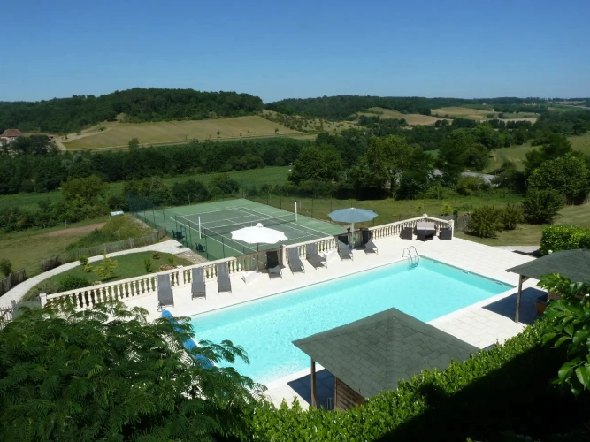 Photos 7 - Prestigious - In Dordogne, rare Chartreuse and her vast domain of 100ha in one piece (lodgings, swimming pool, tennis, equestrian installations)