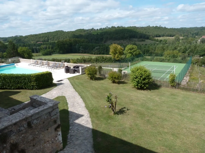 Photos 9 - Prestigious - In Dordogne, rare Chartreuse and her vast domain of 100ha in one piece (lodgings, swimming pool, tennis, equestrian installations)