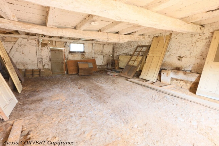 Photos 4 - Touristique - Bâtisse à vendre 5 pièces + abris proche de MEZERIAT (01) terrain 1320m² constructible