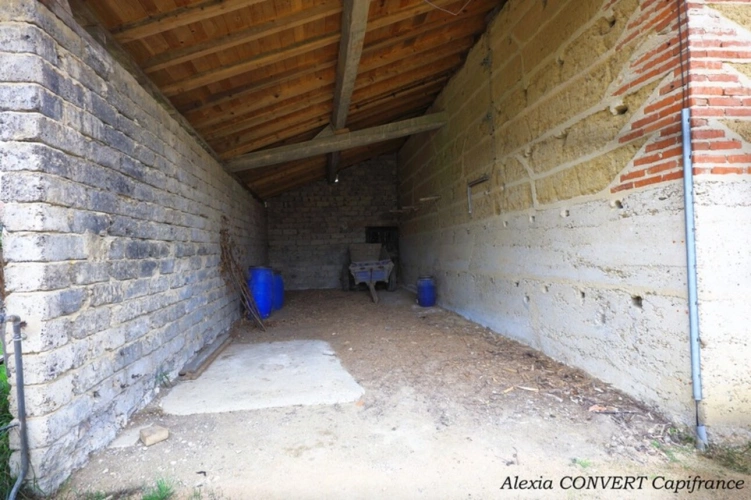 Photos 8 - Touristique - Bâtisse à vendre 5 pièces + abris proche de MEZERIAT (01) terrain 1320m² constructible