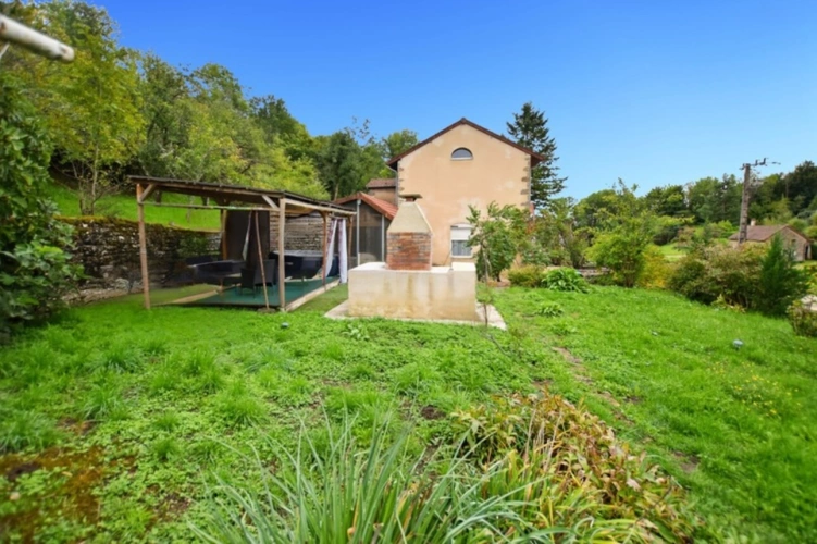 Photos 1 - Prestige - Propriété /gîtes/ chambre d'hôtes et grand terrain à St Sernin du Plain