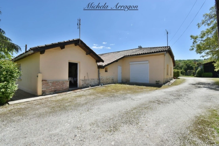 Photos 33 - Tourist - PUJOLS (47) – Havre de verdure et de projets, à deux pas de la vie active