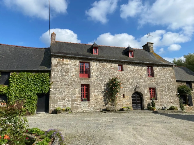 Photos 1 - Prestige - En Baie du Mont-Saint-Michel, à vendre au Mont-Dol, une propriété composée d'une Habitation, de Salles de réception et de dépendances