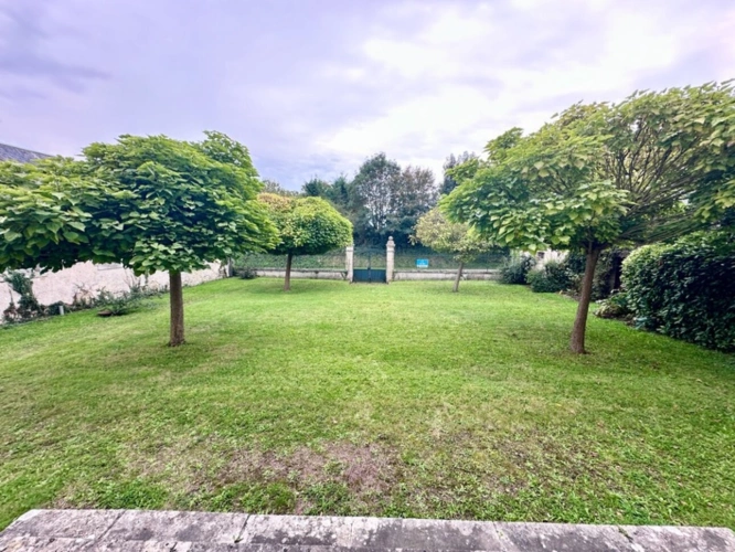 Photos 10 - Prestige - Belle opportunité – Maison de Maître à vendre avec dépendances sur 1,5 hectare, à 10 min de la mer et 20 min de Bayeux – La Cambe (14)