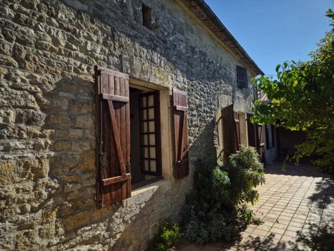 Photos 4 - Touristique - Cœur de campagne charentaise, Corps de Ferme avec plusieurs maisons et nombreuses dépendances