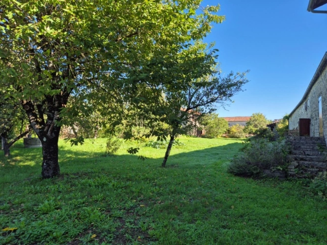 Photos 9 - Touristique - Cœur de campagne charentaise, Corps de Ferme avec plusieurs maisons et nombreuses dépendances