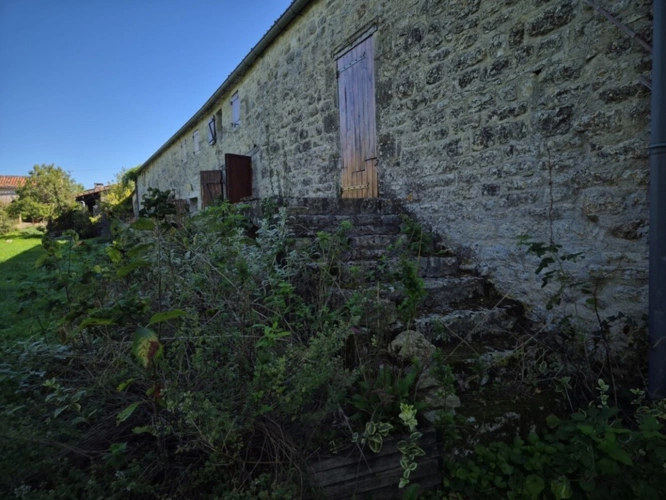 Photos 12 - Touristique - Cœur de campagne charentaise, Corps de Ferme avec plusieurs maisons et nombreuses dépendances