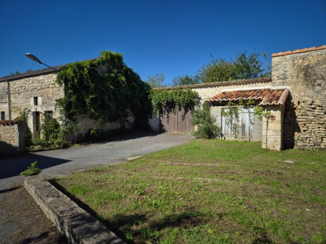 Photos 13 - Touristique - Cœur de campagne charentaise, Corps de Ferme avec plusieurs maisons et nombreuses dépendances