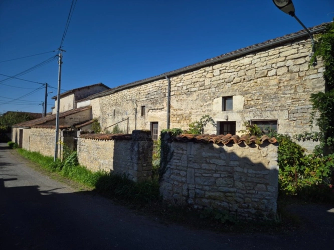 Photos 14 - Touristique - Cœur de campagne charentaise, Corps de Ferme avec plusieurs maisons et nombreuses dépendances