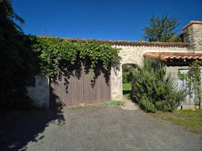 Photos 20 - Touristique - Cœur de campagne charentaise, Corps de Ferme avec plusieurs maisons et nombreuses dépendances