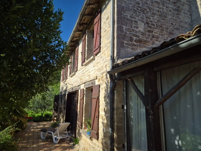 Photos 35 - Touristique - Cœur de campagne charentaise, Corps de Ferme avec plusieurs maisons et nombreuses dépendances
