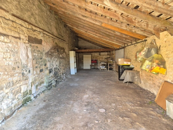 Photos 52 - Touristique - Cœur de campagne charentaise, Corps de Ferme avec plusieurs maisons et nombreuses dépendances