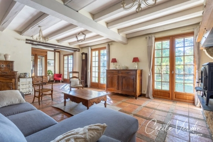 Photos 8 - Équestre - Propriete à vendre 7 pièces proche de BERGERAC (24)-Longère en pierre de 250 m2, 5 chambres, piscine, et grange aménageable de 200 m2 sur 3,8 HA